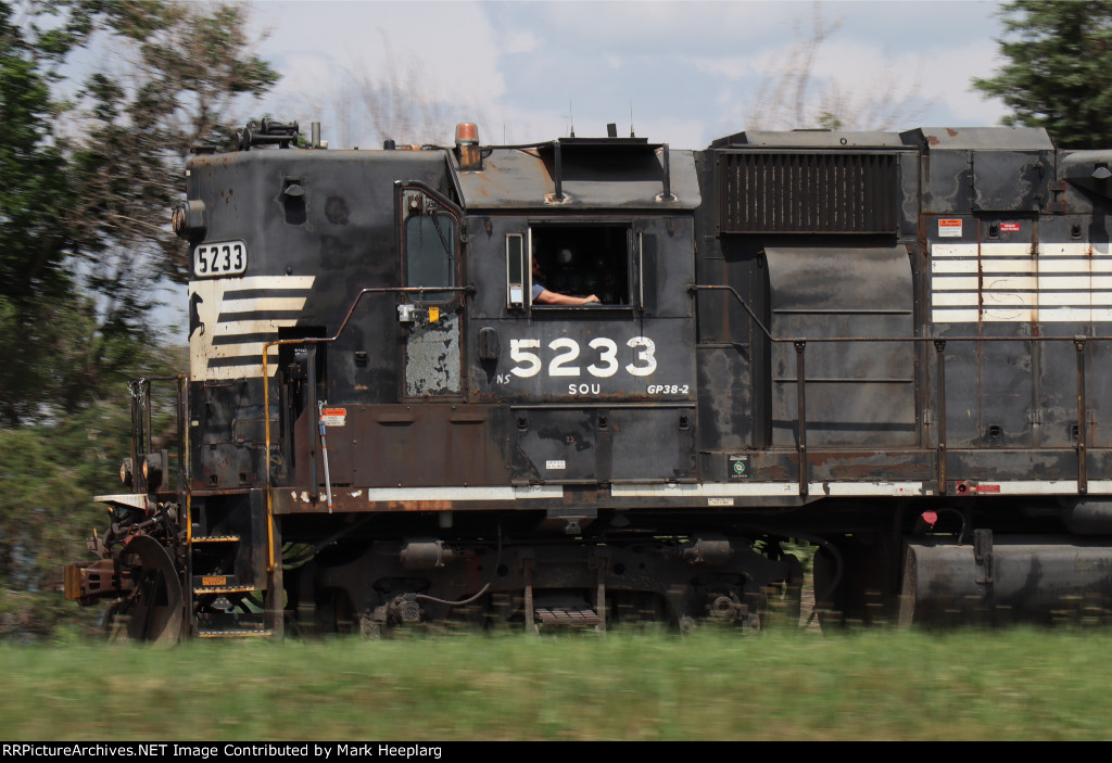 NS 5233